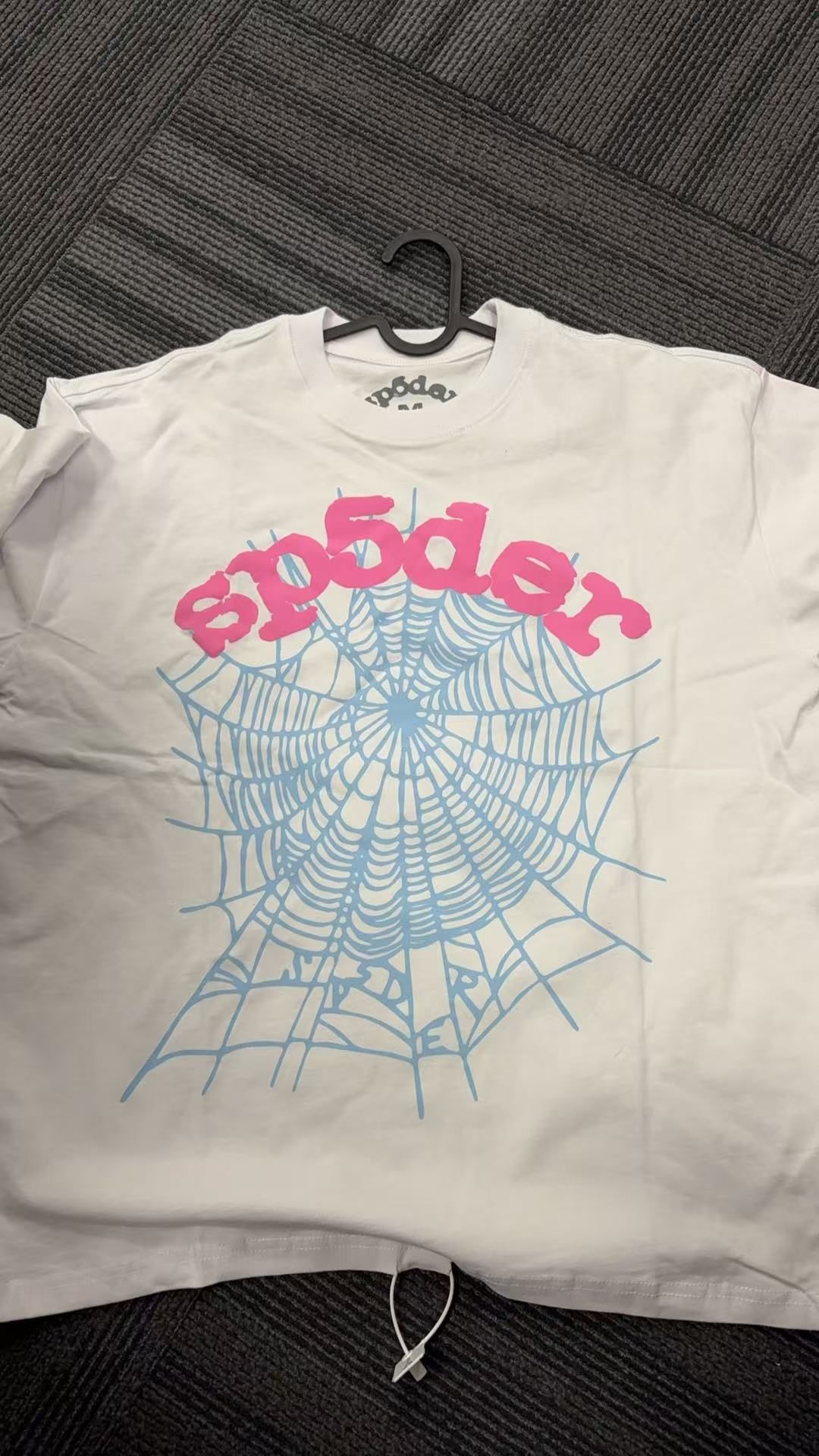 SP5DER Web Tee - White / Pink & Blue