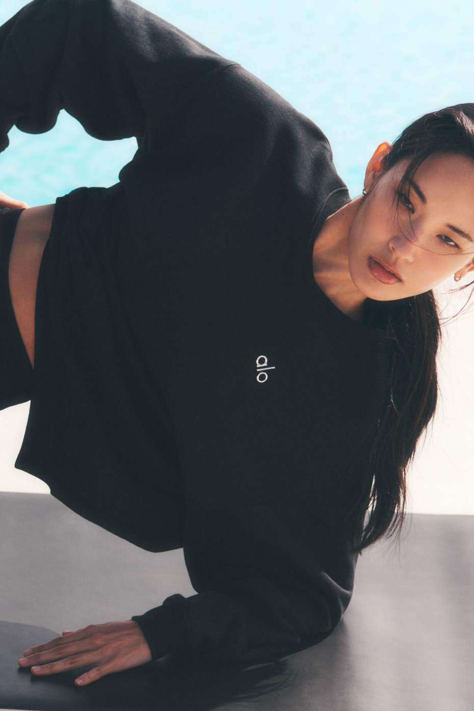 ALO Accolade Crew Neck Pullover in Black