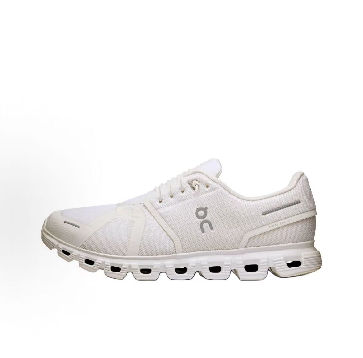 On Running Cloud 6 All White